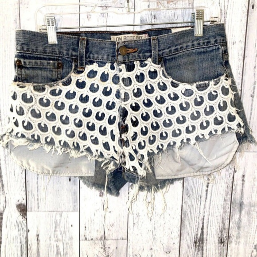 LEVI'S X Urban Renewal  31 Denim Shorts Boho Lace